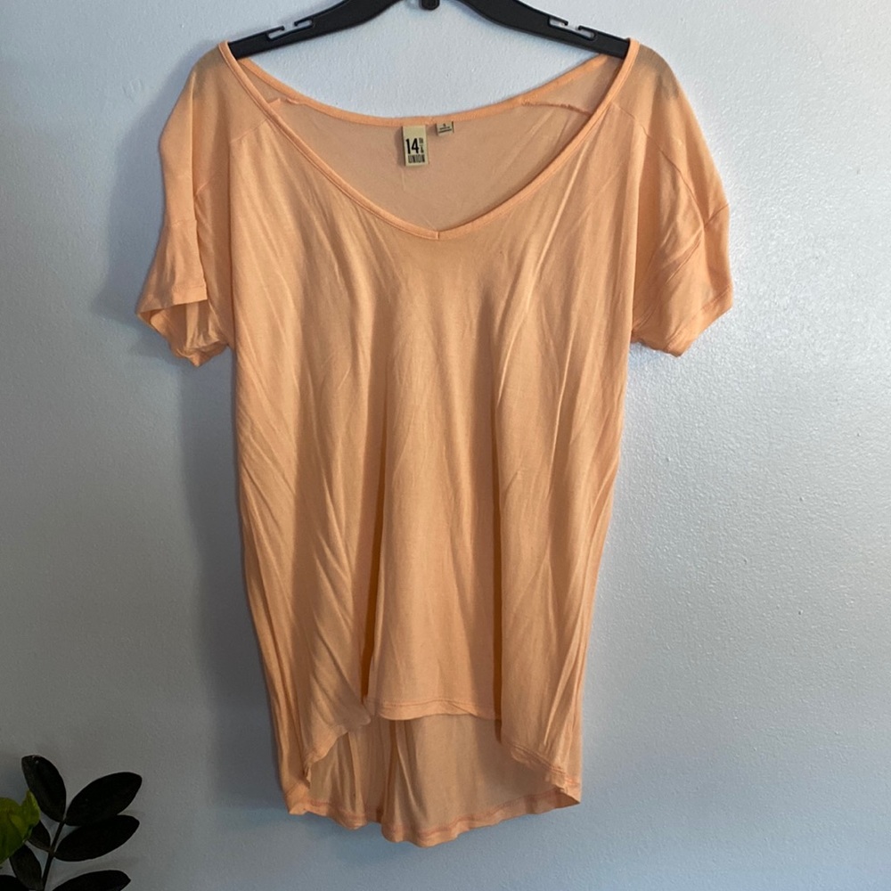14th & Union Women’s T-Shirt Small Peach